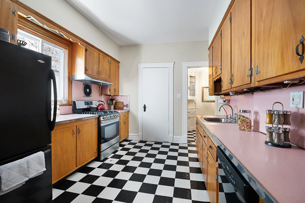 642 East 18th Street Brooklyn, NY 11230 - Photo 5 of 15