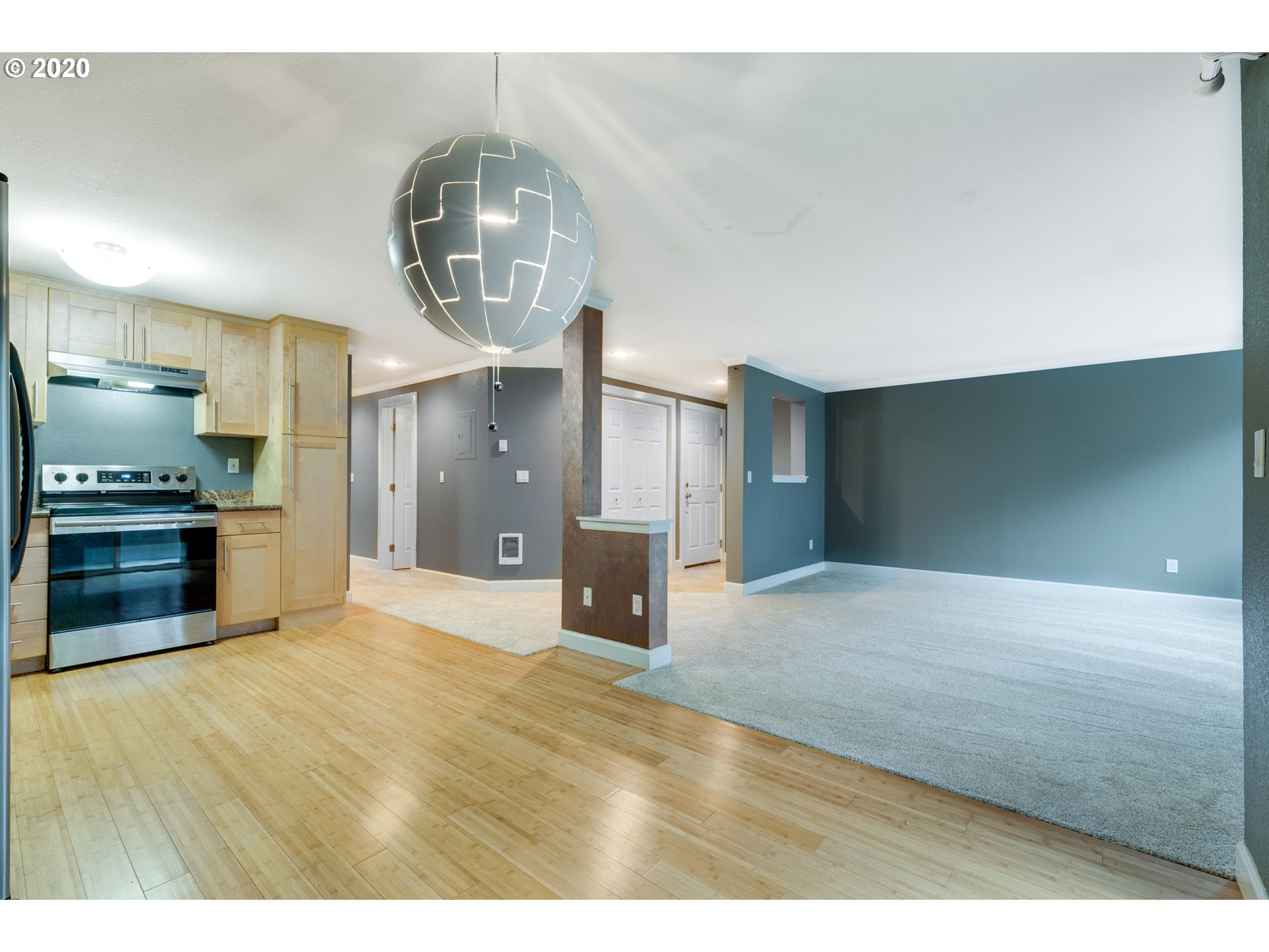 7937 Southwest 40th Avenue, Unit B Portland, OR 97219 - Photo 9 of 22