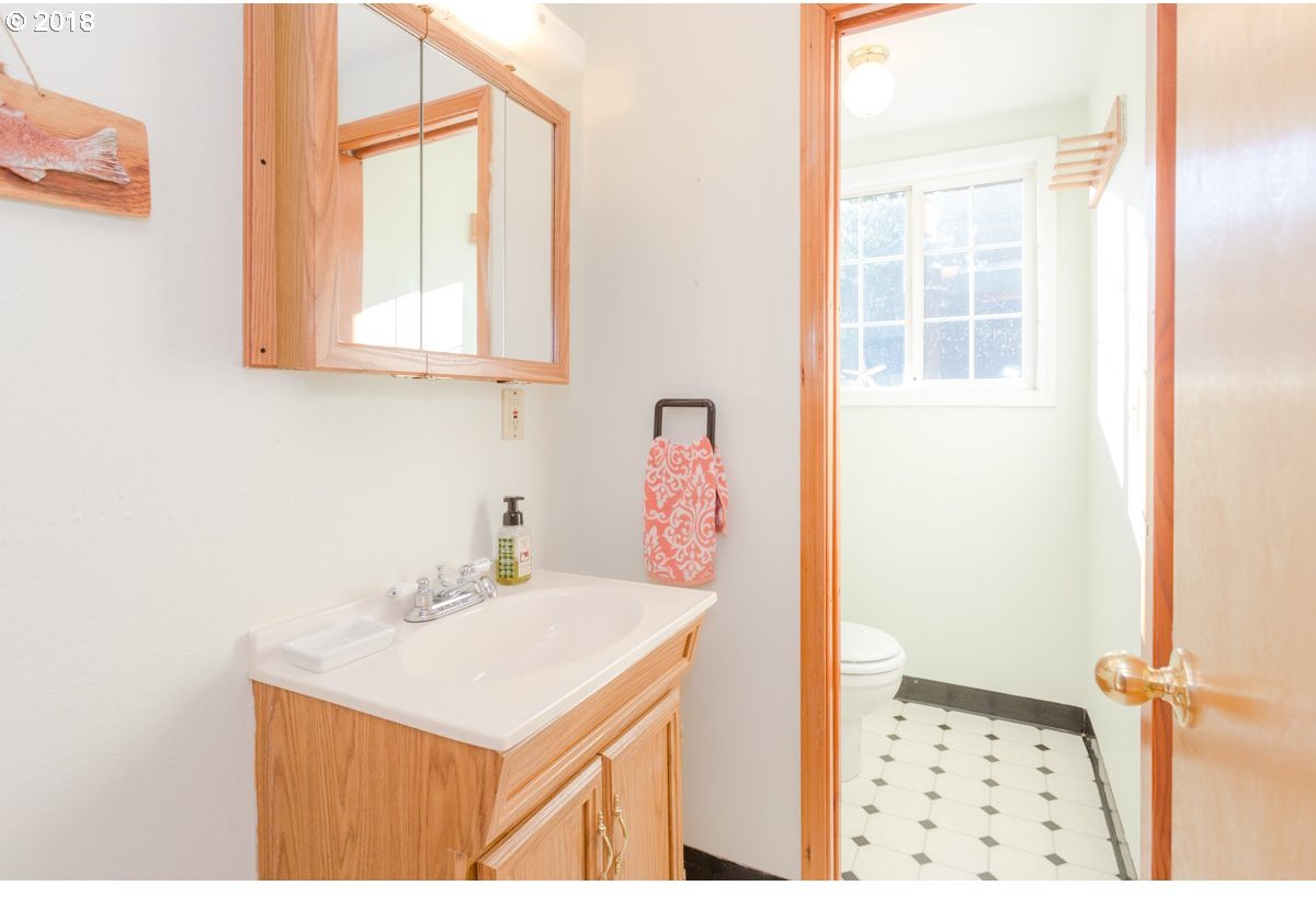 89556 Lewis And Clark Road Astoria, OR 97103 - Photo 21 of 32 Gallery Image 21