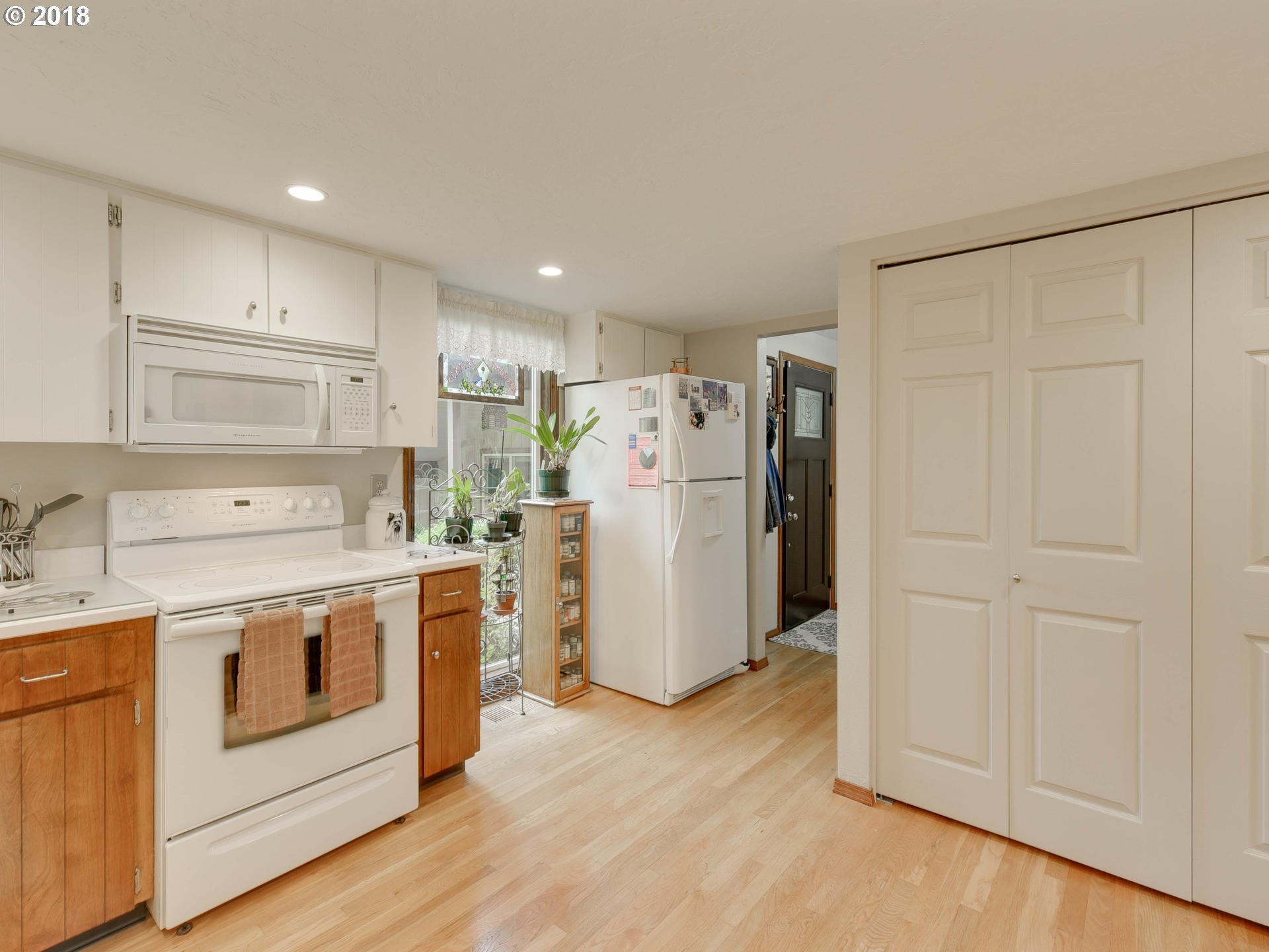 2323 Southeast Regner Road Gresham, OR 97080 - Photo 13 of 32 Gallery Image 13