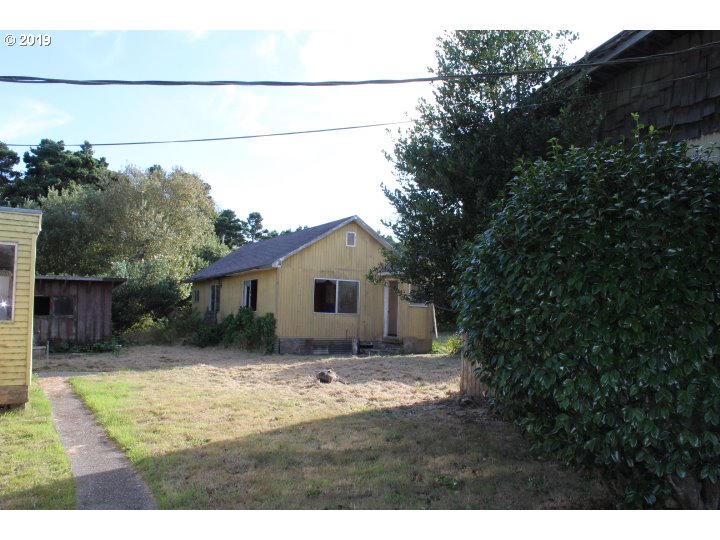 87588 19th Road Bandon, OR 97411 - Photo 3 of 7 Gallery Image 3
