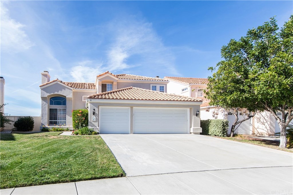 15 Bella Minozza Lake Elsinore, CA 92532 - Photo 3 of 57