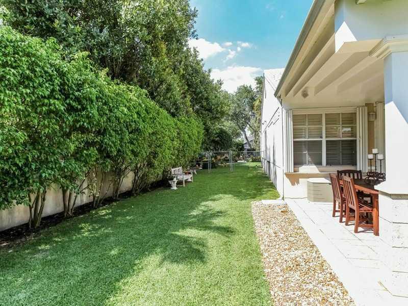 5774 Southwest 76th Terrace South Miami, FL 33143 - Photo 28 of 35