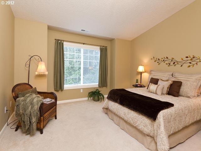 2406 Southwest Nebraska Street Portland, OR 97239 - Photo 9 of 12 Gallery Image 9