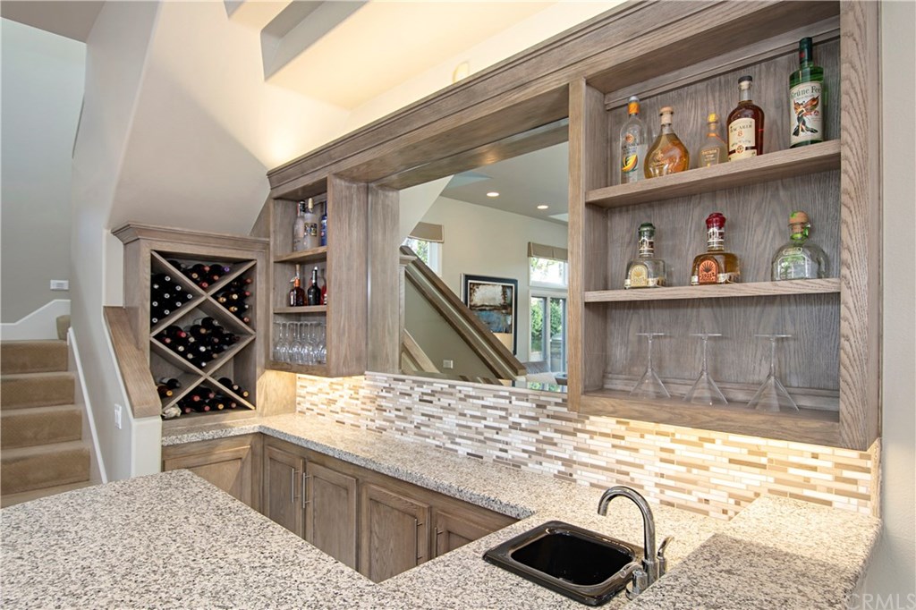 23 Emerald Glen Laguna Niguel, CA 92677 - Photo 20 of 56 Plenty of room for your choice of libations