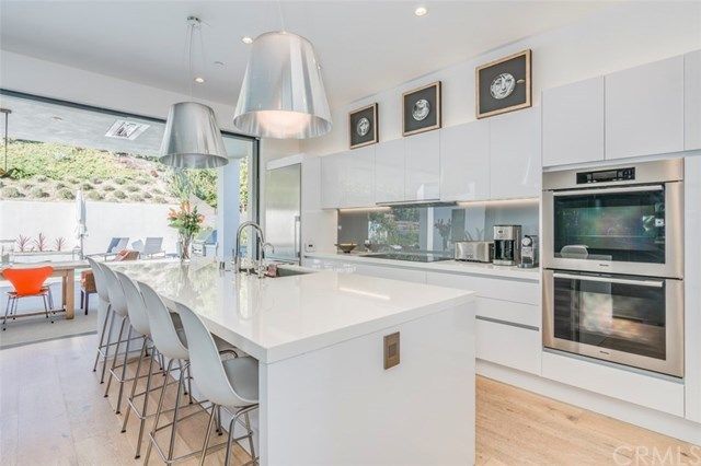 $3,900,000 | 925 Sandcastle Drive, Corona del Mar, CA 92625