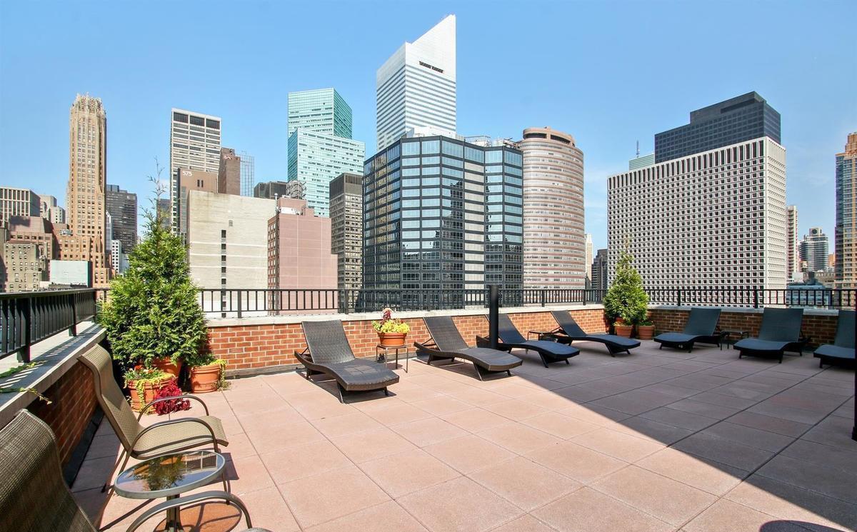 251 E 51st St, Manhattan, NY 10022 - Photo 7 of 8