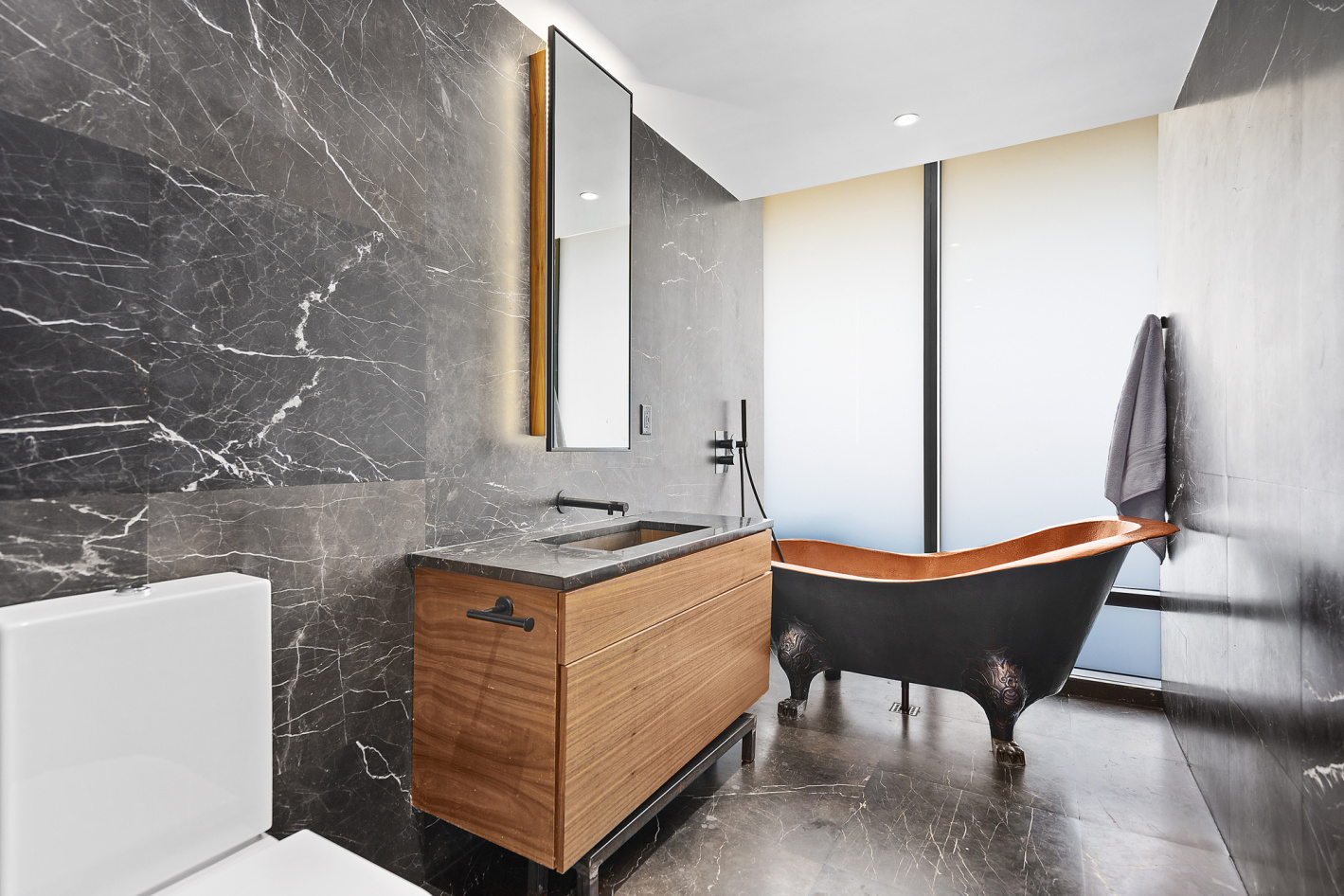 429 Kent Avenue, Unit 901 Brooklyn, NY 11249 - Photo 7 of 11