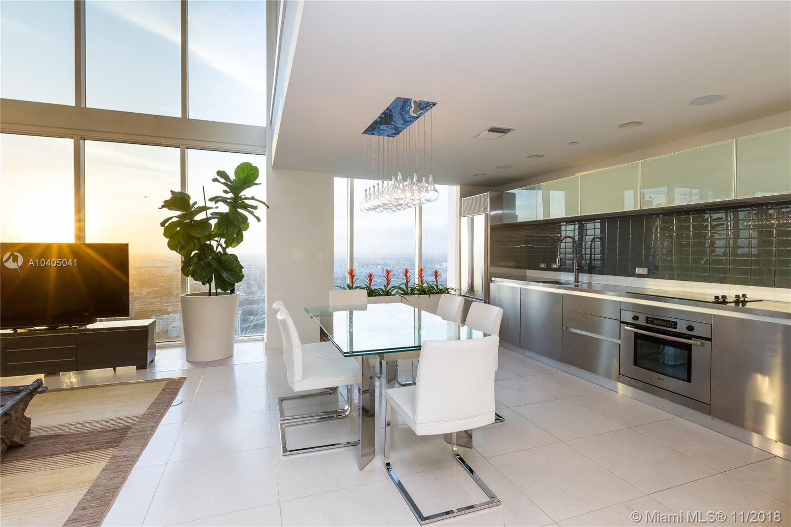 1040 Biscayne Boulevard, Unit 4407 Miami, FL 33132 - Photo 12 of 33