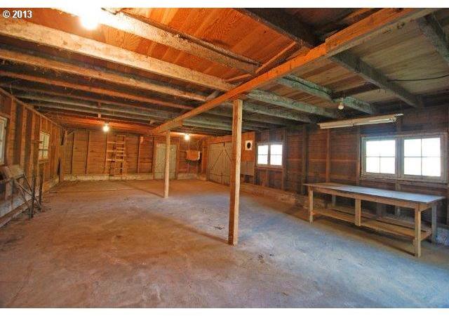 22331 Boones Ferry Road Northeast Aurora, OR 97002 - Photo 11 of 13 Gallery Image 11