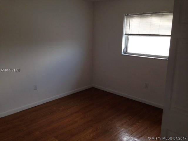 3660 Southwest 60th Avenue, Unit 4 Davie, FL 33314 - Photo 2 of 6