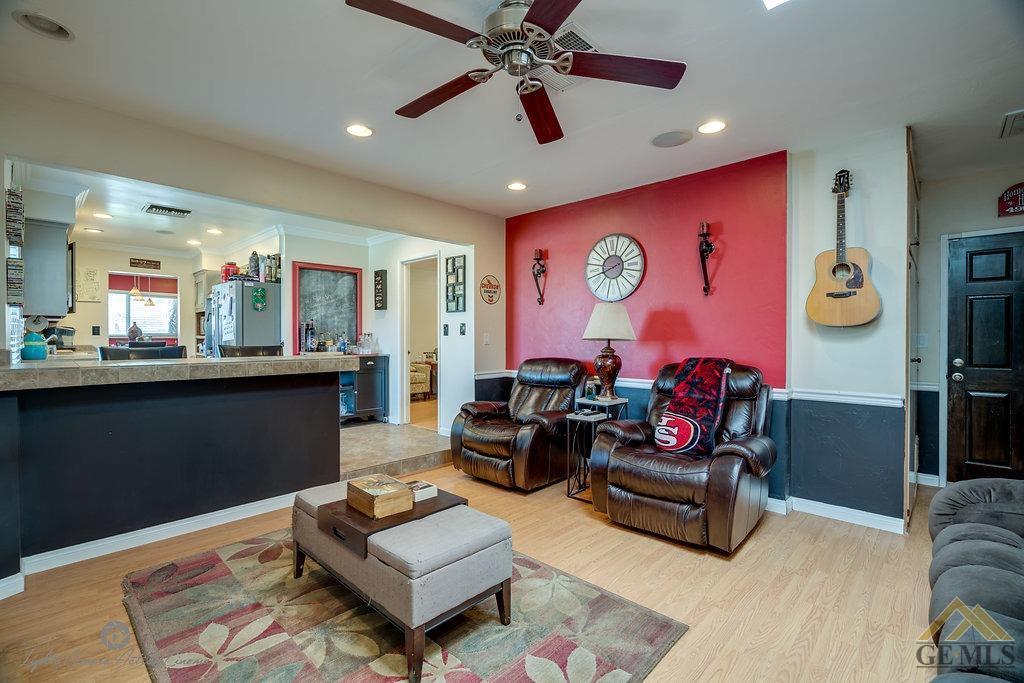 305 Real Road Bakersfield, CA 93309 - Photo 3 of 20 Gallery Image 3