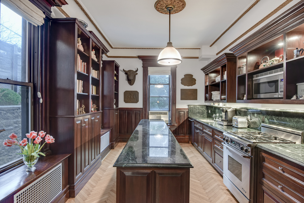 572 1st Street Brooklyn, NY 11215 - Photo 5 of 15