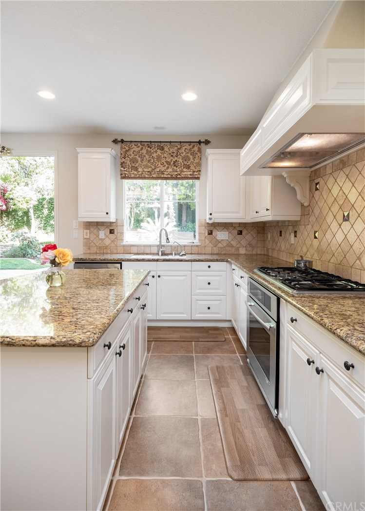 12 Poway Irvine, CA 92602 - Photo 4 of 31