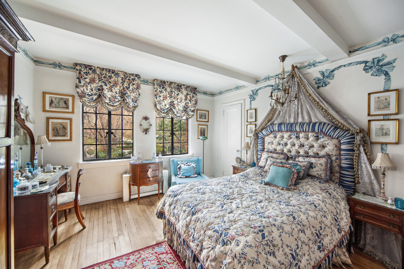 333 East 43rd Street, Unit 207 Manhattan, NY 10017 - Photo 2 of 7