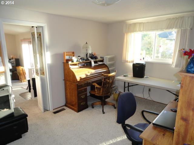 1346 Thompson Road Woodburn, OR 97071 - Photo 3 of 15 Gallery Image 3