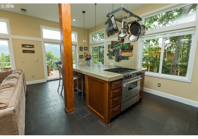 668 Parsons Road Hood River, OR 97031 - Photo 6 of 32 Gallery Image 6