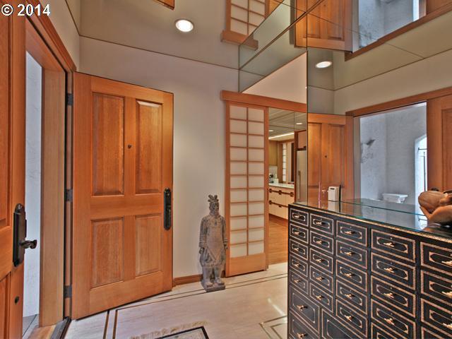 2385 Southwest Cedar Street Portland, OR 97205 - Photo 3 of 16 Gallery Image 3