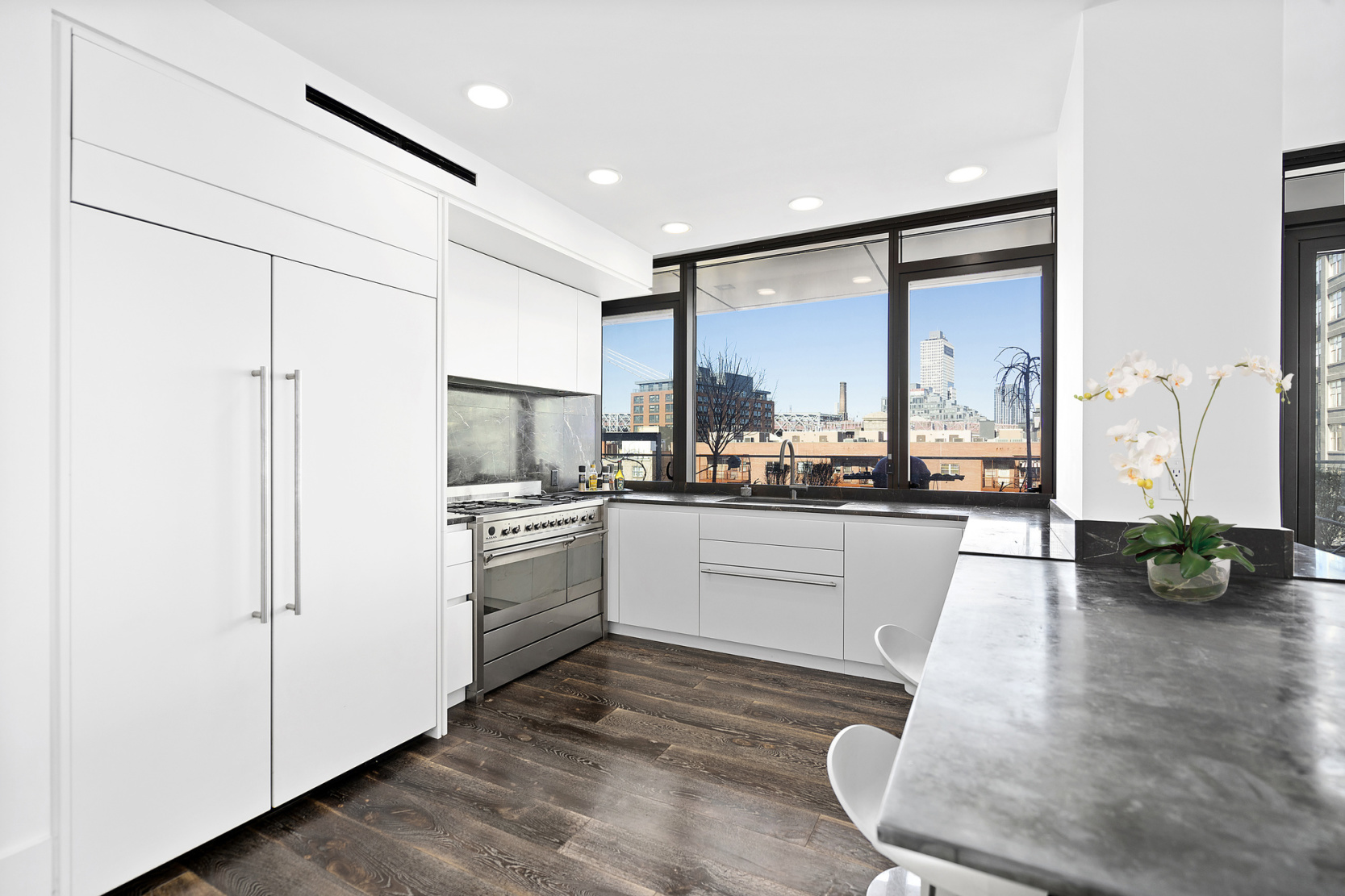 429 Kent Avenue, Unit 901 Brooklyn, NY 11249 - Photo 3 of 11