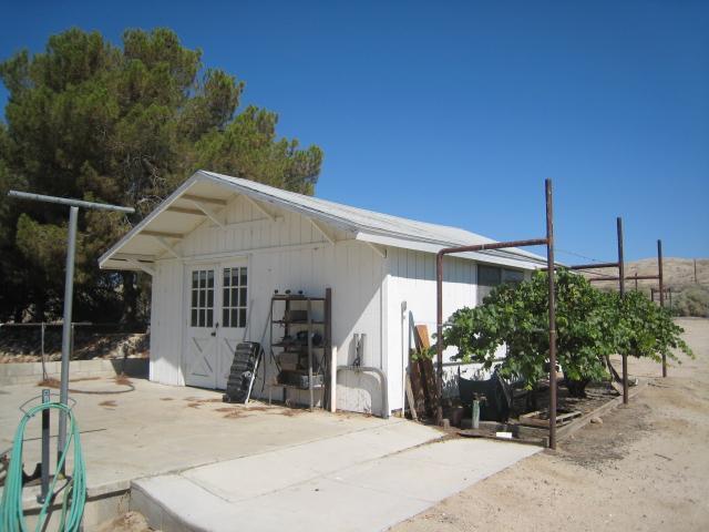 28370 Golf Course Road Taft, CA 93268 - Photo 3 of 20