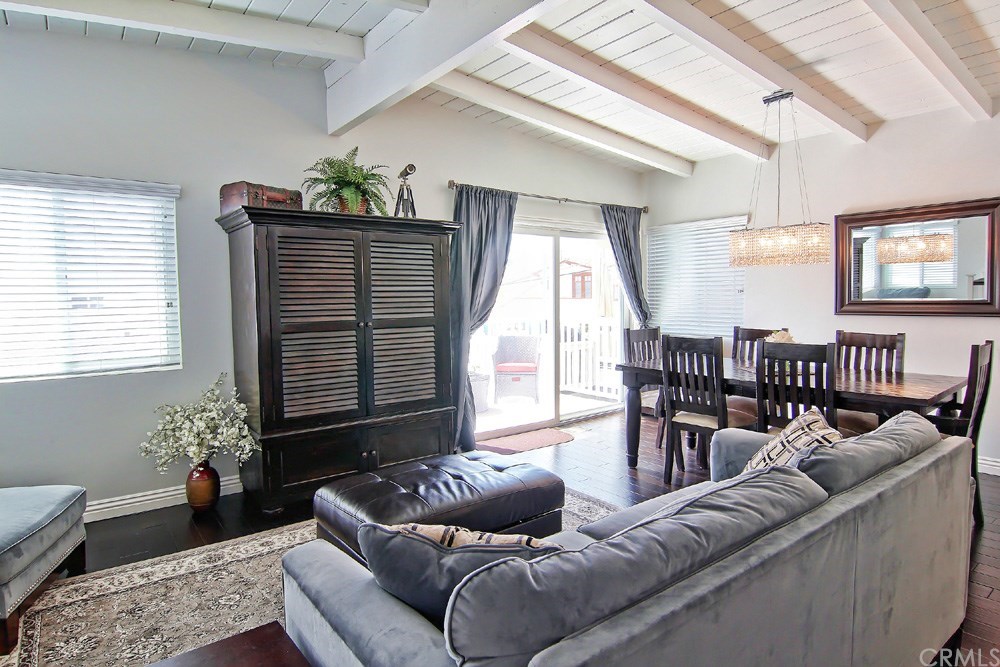 905 North Valley Drive Manhattan Beach, CA 90266 - Photo 5 of 18