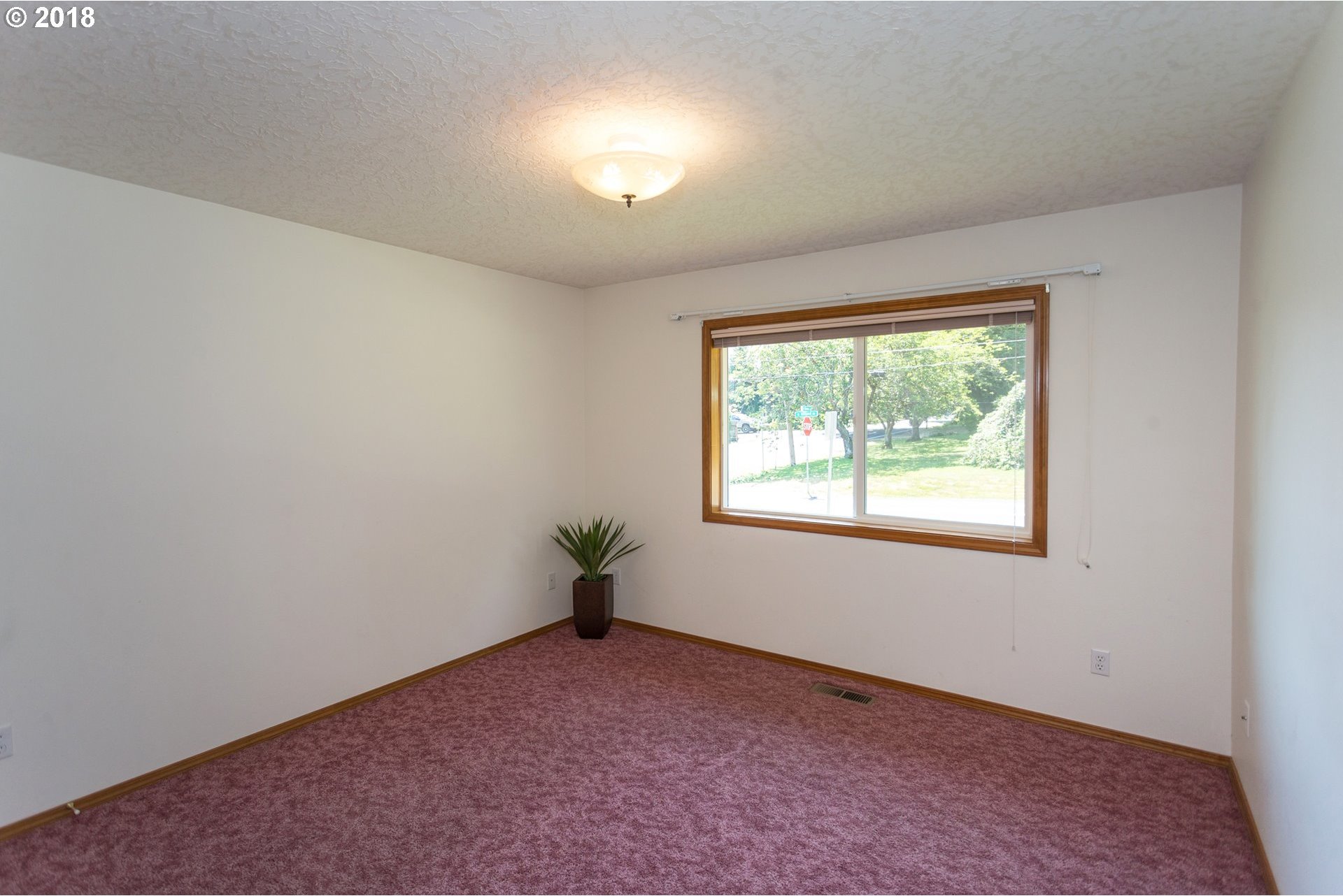 3879 Southeast Hillyard Road Gresham, OR 97080 - Photo 11 of 32 Gallery Image 11