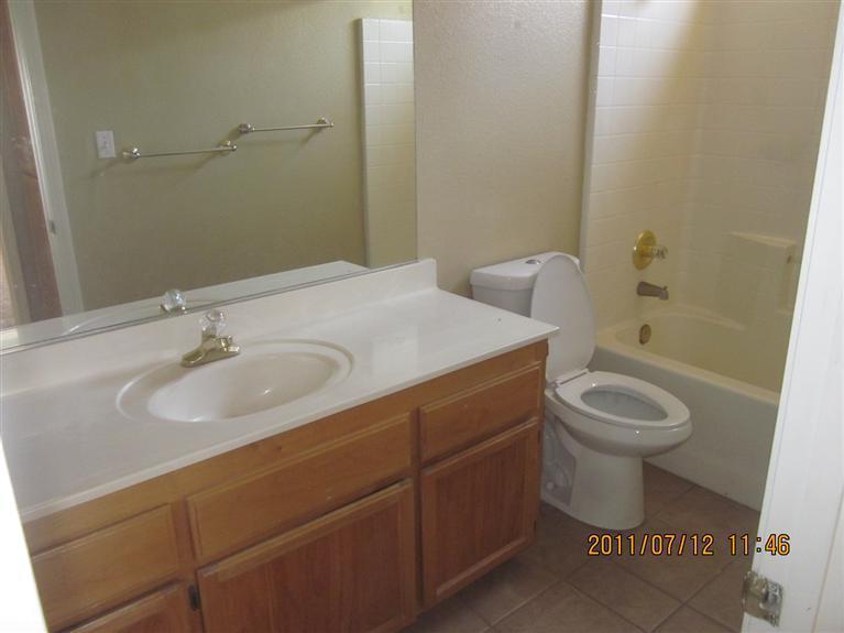 4311 Oregano Road Bakersfield, CA 93313 - Photo 10 of 16