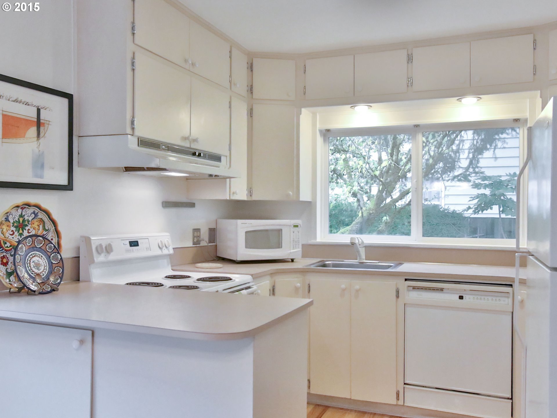 1526 Southwest Freeman Street Portland, OR 97219 - Photo 7 of 22 Gallery Image 7