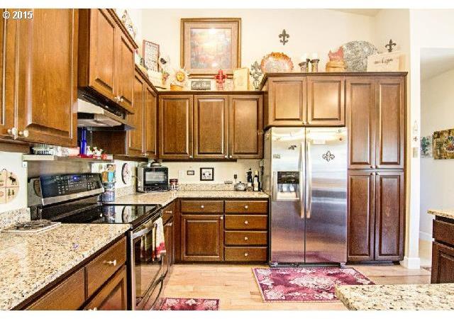 3713 Colonial Road Roseburg, OR 97471 - Photo 10 of 15 Gallery Image 10