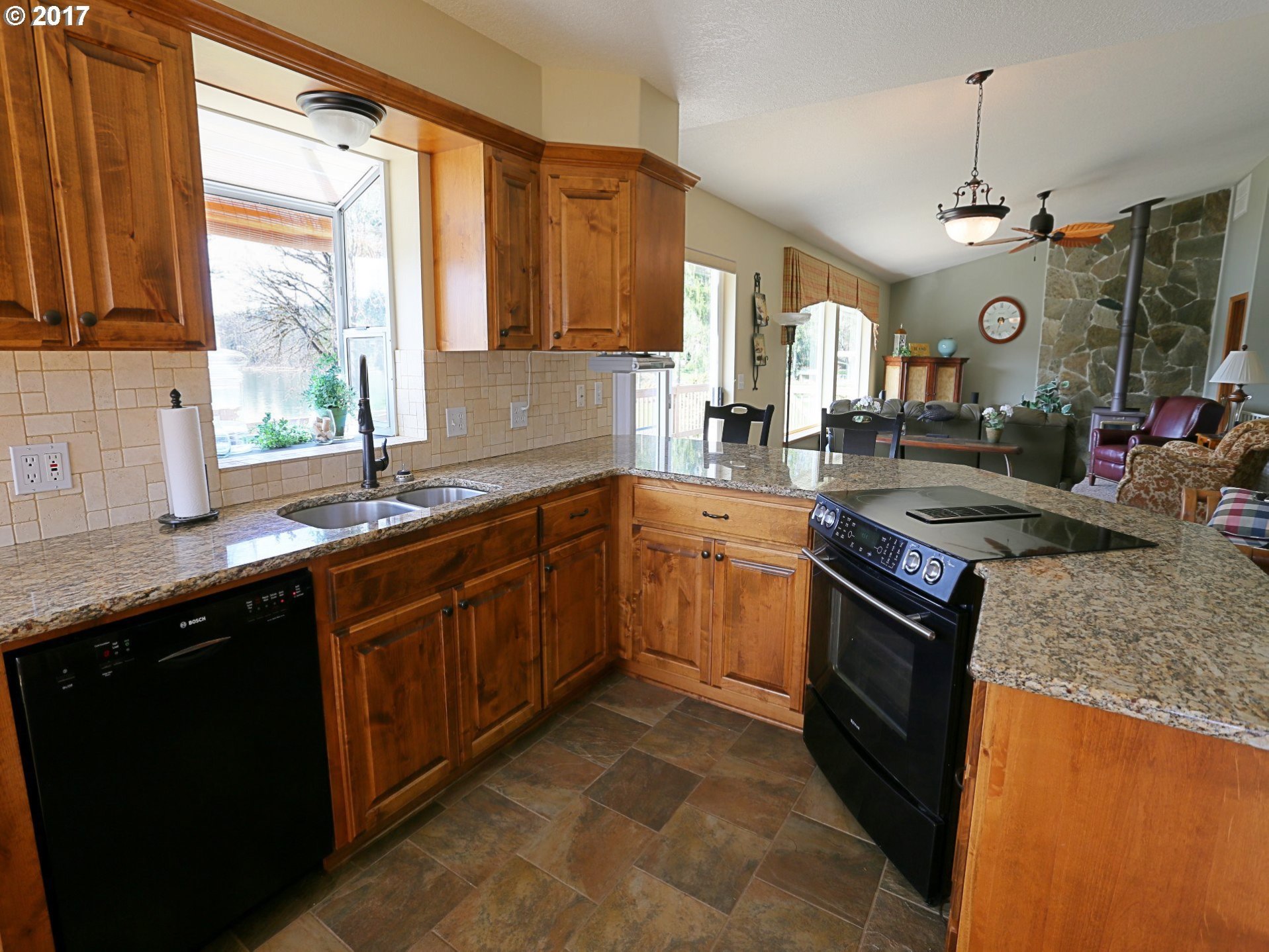 163 Lake Road Silver Creek, WA 98585 - Photo 8 of 32 Gallery Image 8