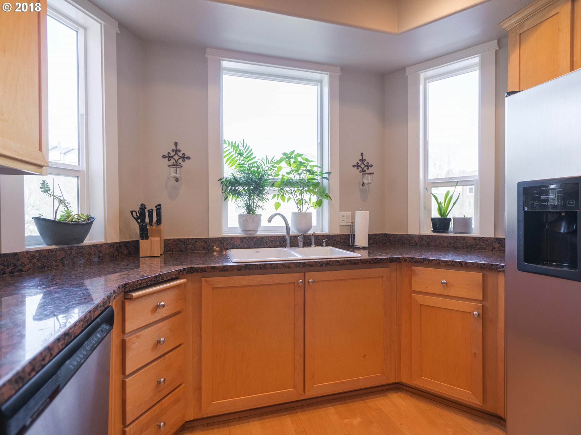 4922 Southwest View Point Terrace Portland, OR 97239 - Photo 13 of 32