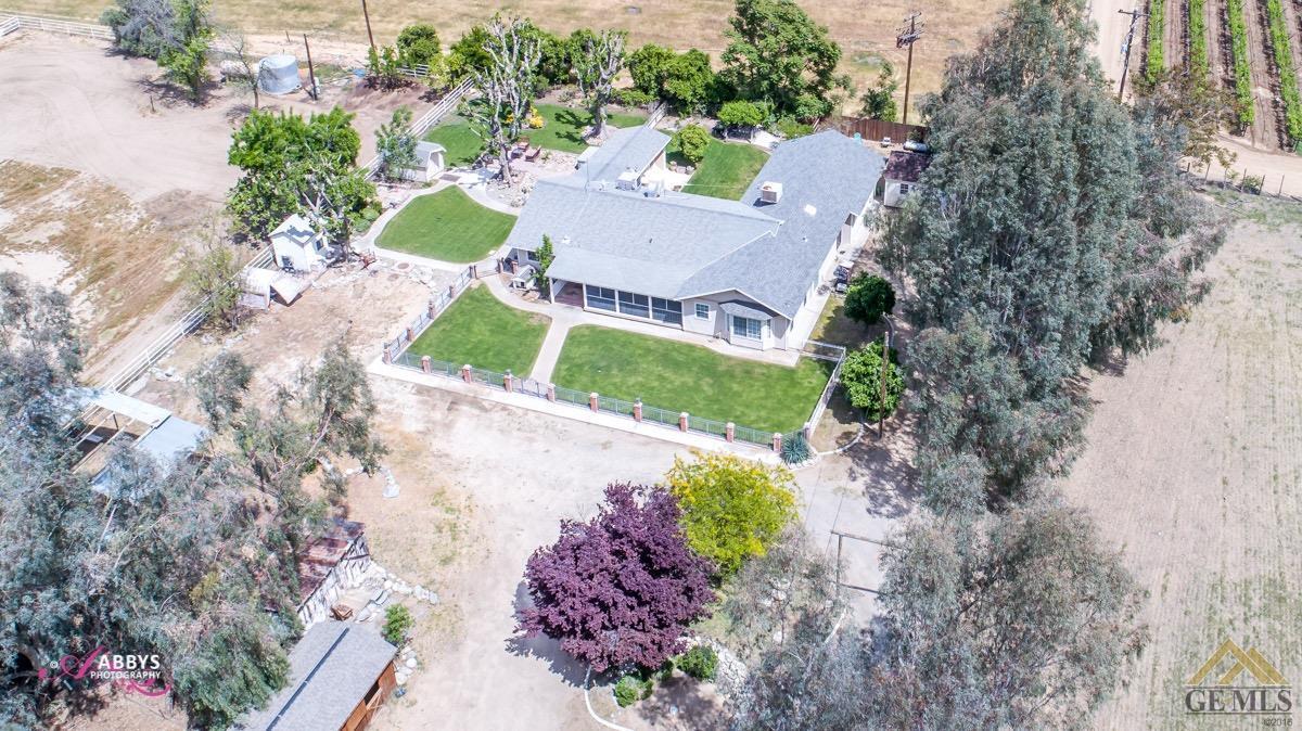 2849 Harmon Road Bakersfield, CA 93307 - Photo 2 of 36