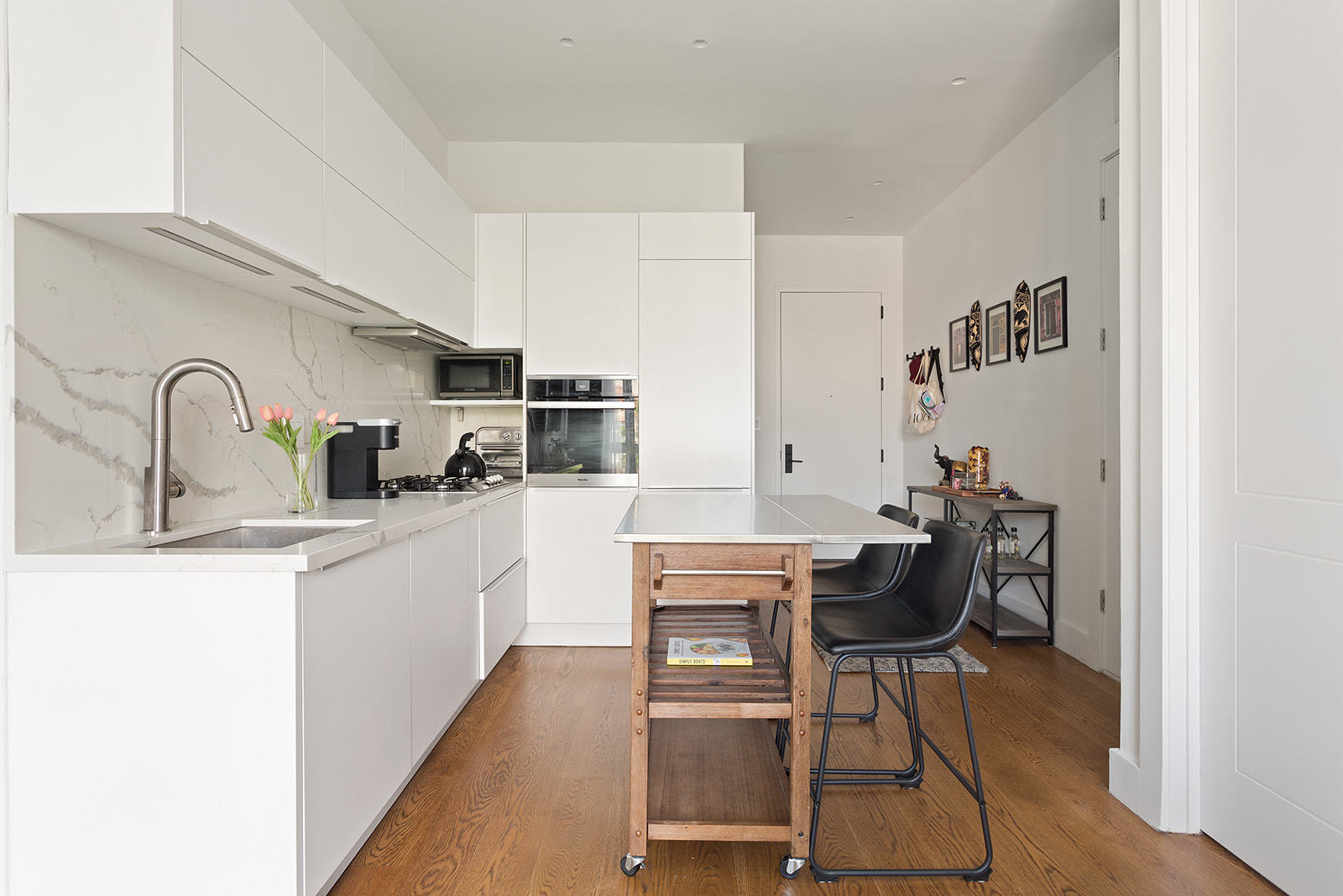 679 Franklin Avenue, Unit 302 Brooklyn, NY 11238 - Photo 2 of 9