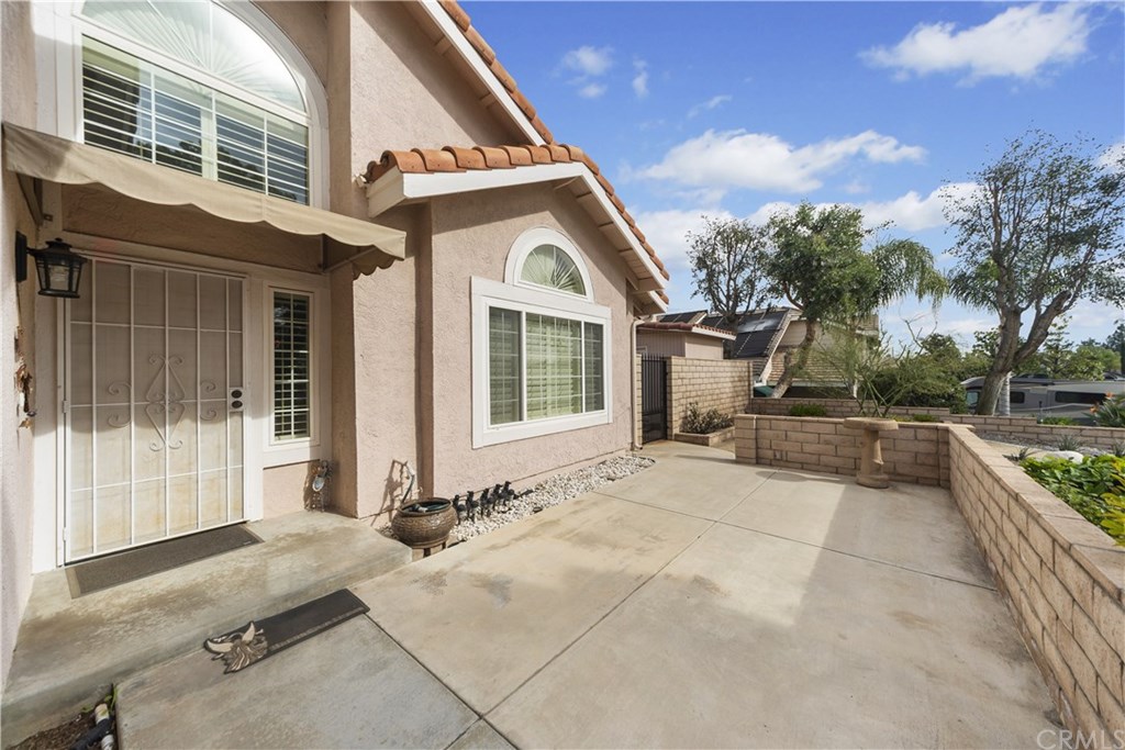 136 Sandpoint Lane Riverside, CA 92506 - Photo 5 of 35