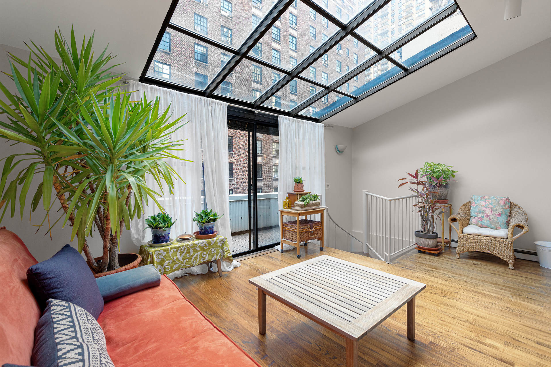161 West 71st Street, Unit 4 Manhattan, NY 10023 - Photo 9 of 11