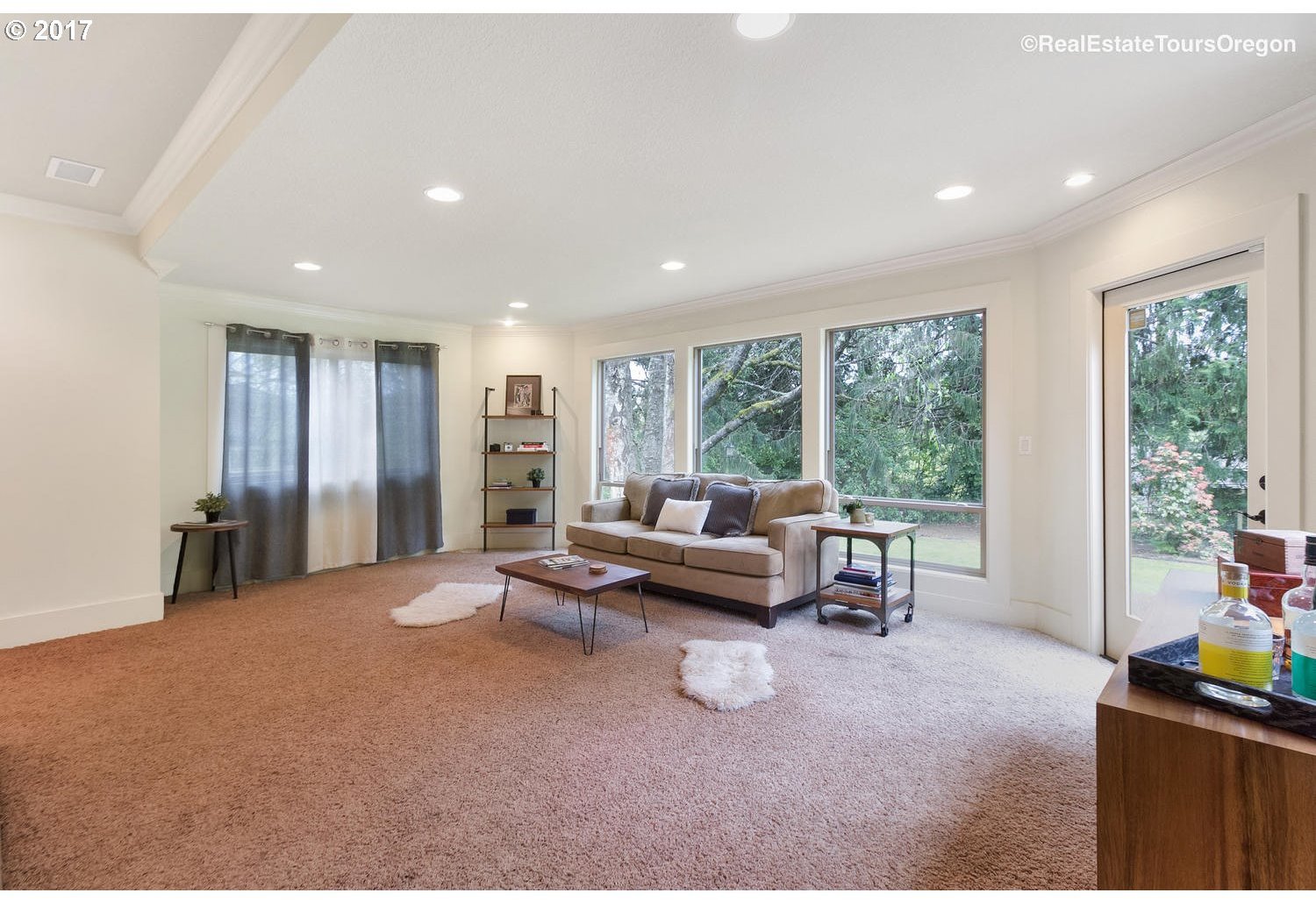 2645 Southwest Maple Lane Portland, OR 97225 - Photo 13 of 32 Gallery Image 13