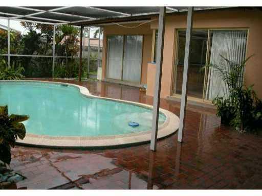 6609 Arbor Drive Miramar, FL 33023 - Photo 5 of 8