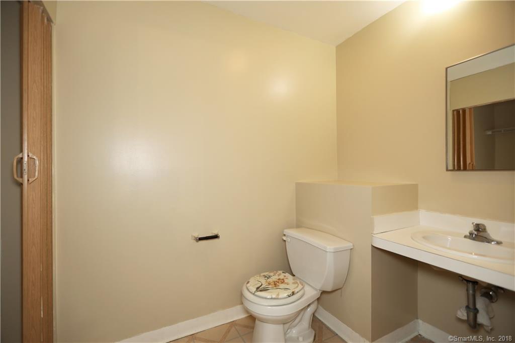 46 St James Street, Unit 15 Manchester, CT 06040 - Photo 17 of 22