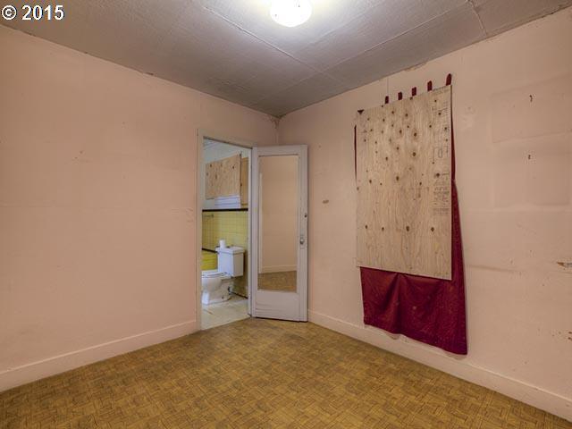 5819 Northeast Mason Street Portland, OR 97218 - Photo 12 of 14