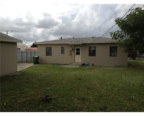 705 East 9th Court Hialeah, FL 33010 - Photo 6 of 12