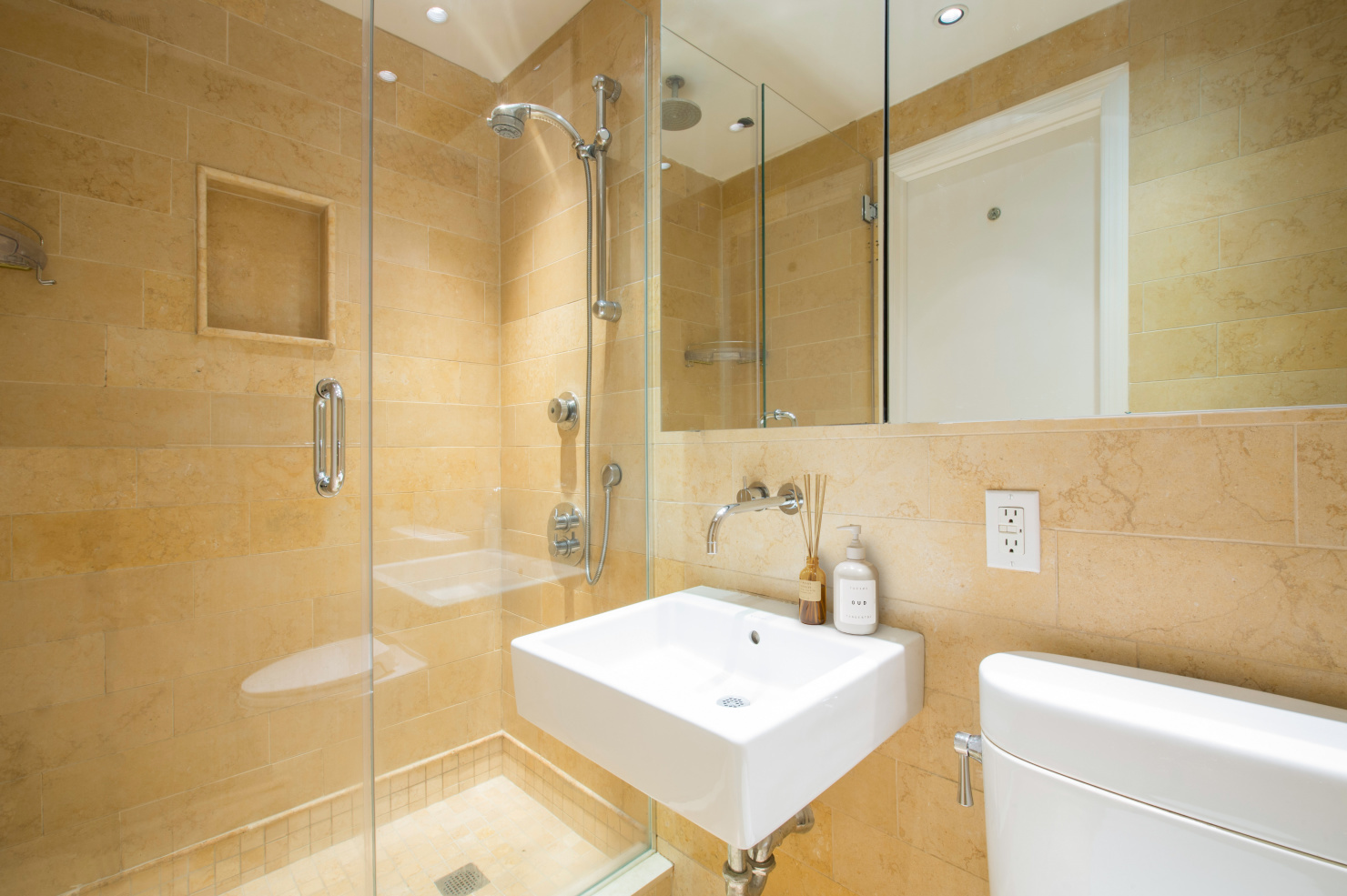 165 Christopher Street, Unit 5S Manhattan, NY 10014 - Photo 3 of 8