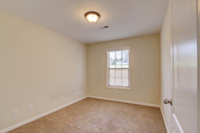 992 South Ash Ridge Drive, Unit B Clarksville, TN 37042 - Photo 17 of 27