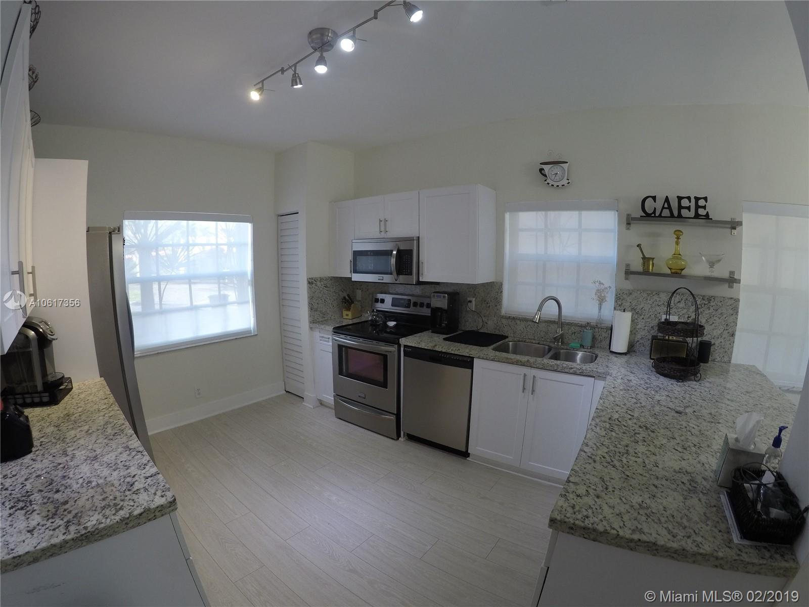 811 Southwest 178th Way Pembroke Pines, FL 33029 - Photo 17 of 51