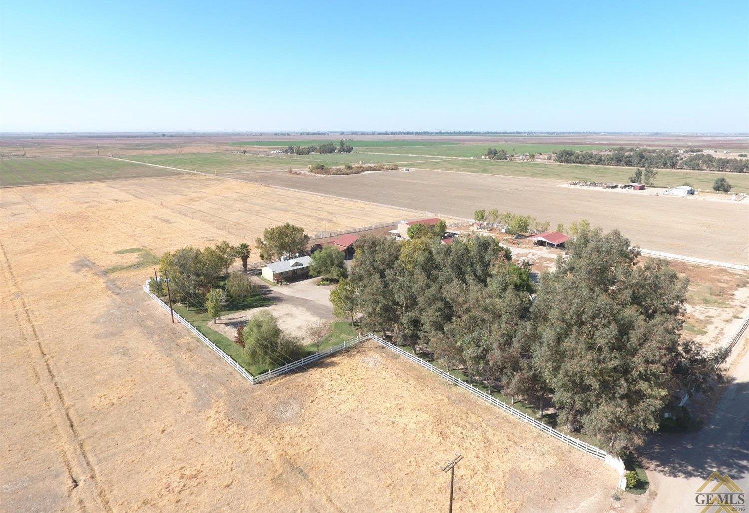 21712 Adobe Road Bakersfield, CA 93307 - Photo 37 of 40