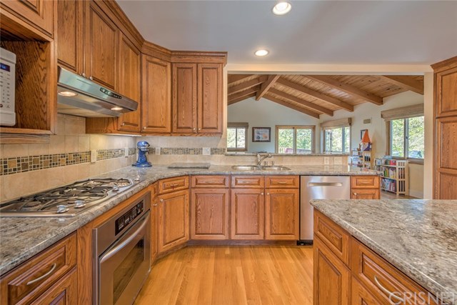 7665 Airlie Drive Tujunga, CA 91042 - Photo 24 of 26 Additional view of Kitchen and a glimpse of Living room