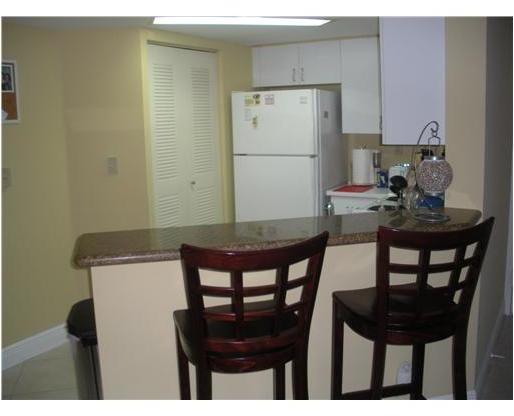 2351 Douglas Road, Unit 1008 Miami, FL 33145 - Photo 3 of 10
