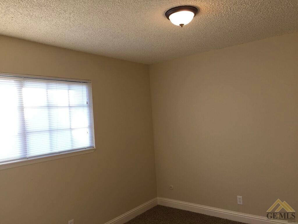 4205 Akers Road Bakersfield, CA 93313 - Photo 12 of 17