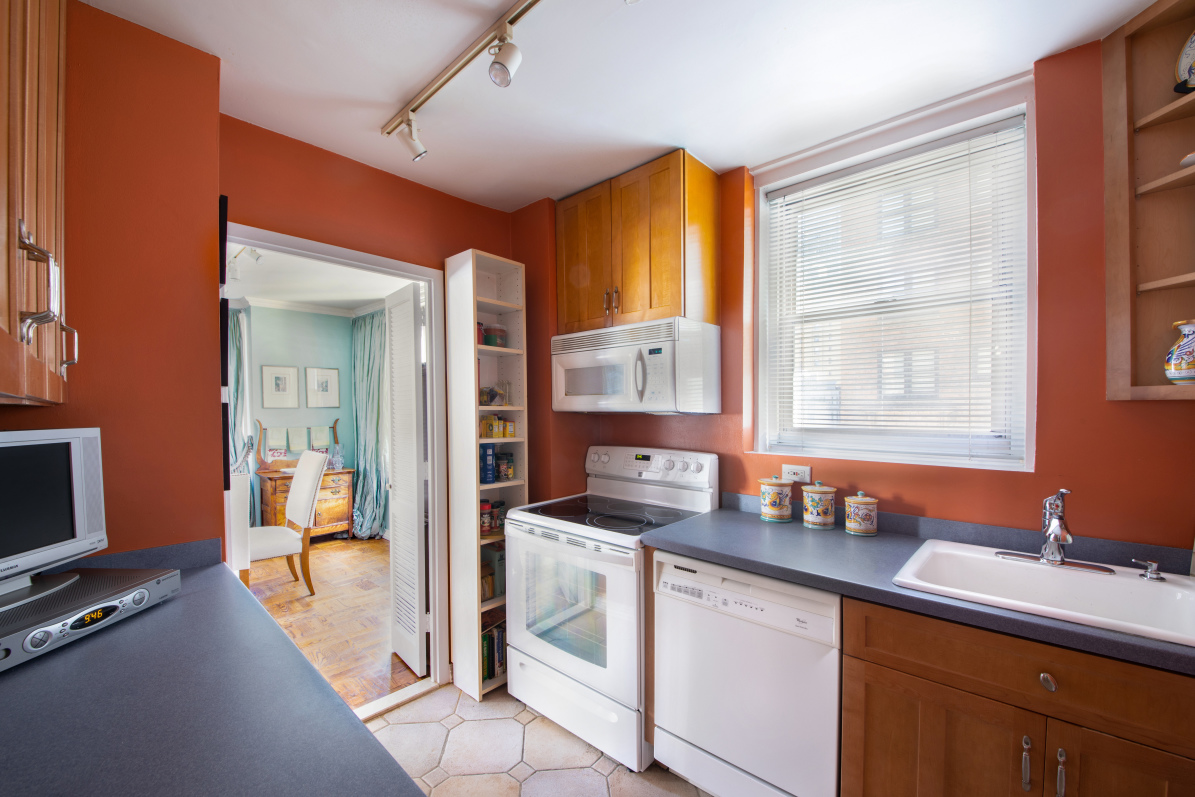 137 East 36th Street, Unit 4G Manhattan, NY 10016 - Photo 3 of 13