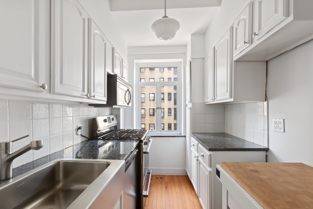 7 West 96th Street, Unit 9E Manhattan, NY 10025 - Photo 4 of 15
