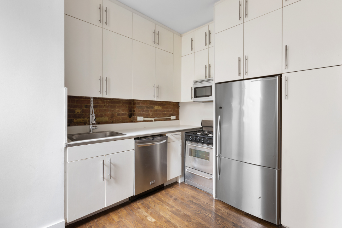 344 West 14th Street, Unit D3 Manhattan, NY 10014 - Photo 3 of 7